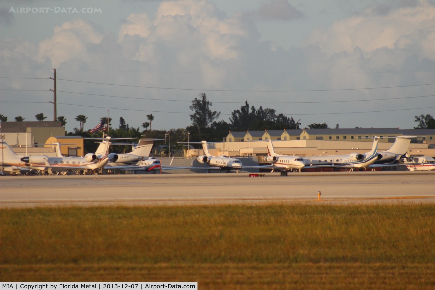 Miami International Airport (MIA) - Crowded Landmark Aviation FBO, several Gulfstreams in for the art show on Miami Beach