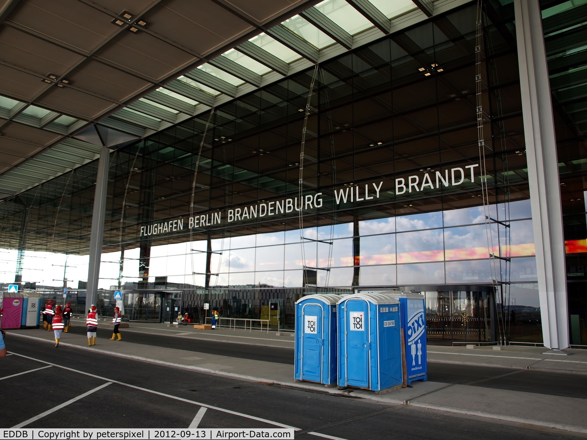 Berlin Brandenburg International Airport, Berlin Germany (EDDB) - Rundgang durch den Flughafen Berlin- Brandenburg (tour of Berlin- Brandenburg Airport)