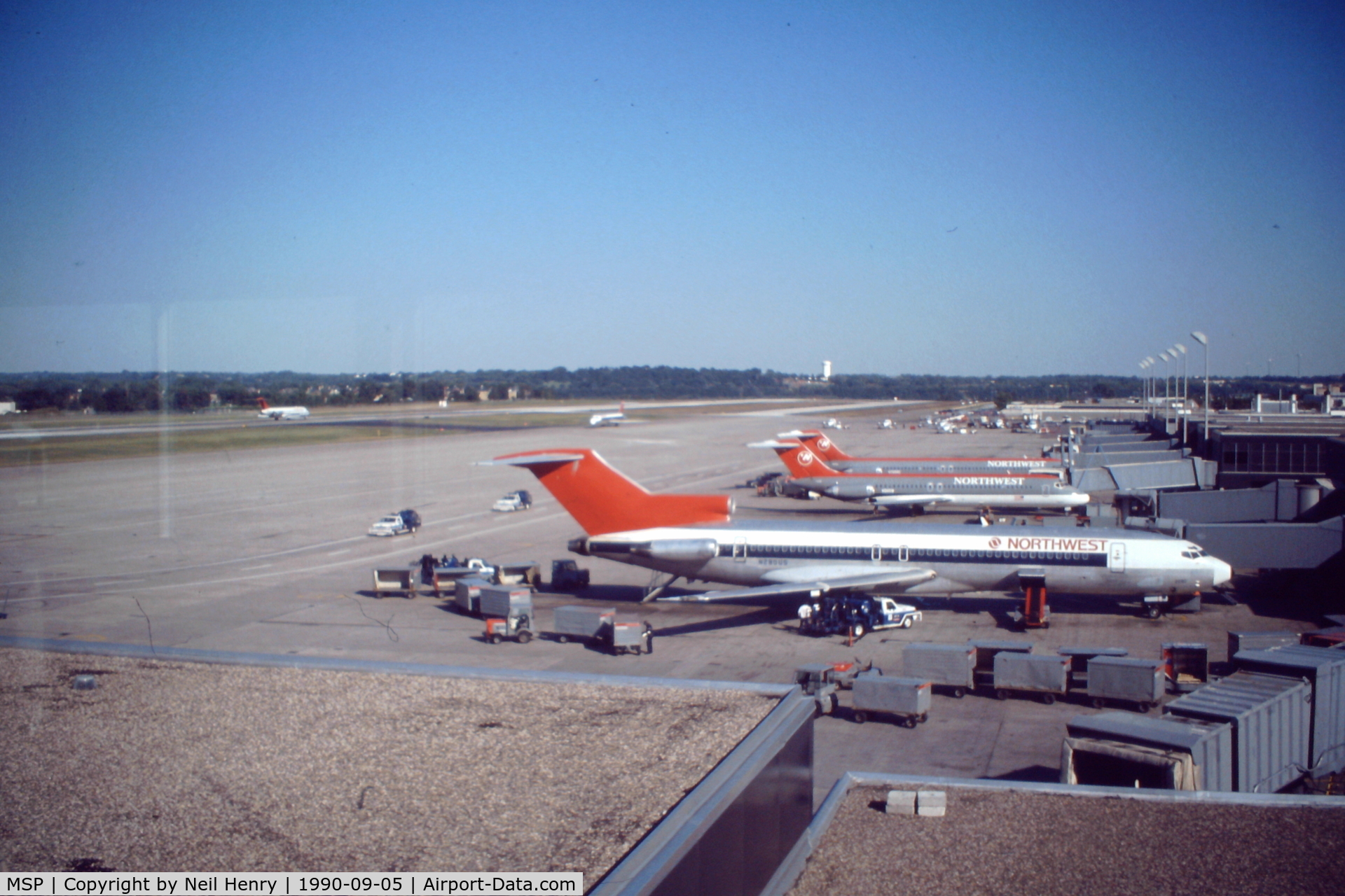 Minneapolis-st Paul Intl/wold-chamberlain Airport (MSP) - From scanned slide taken early September 1990