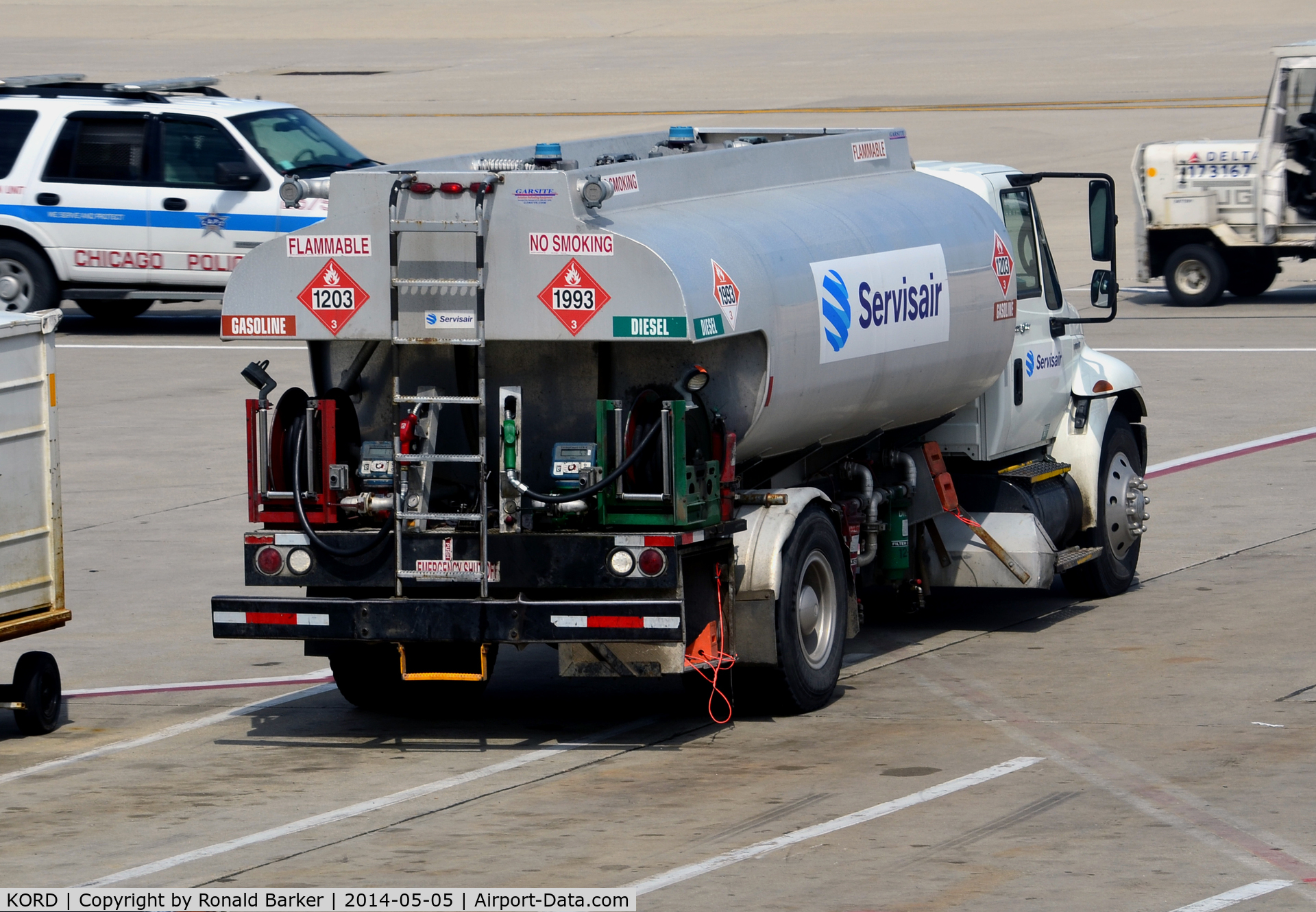 Chicago O'hare International Airport (ORD) - Fuel truck O'Hare