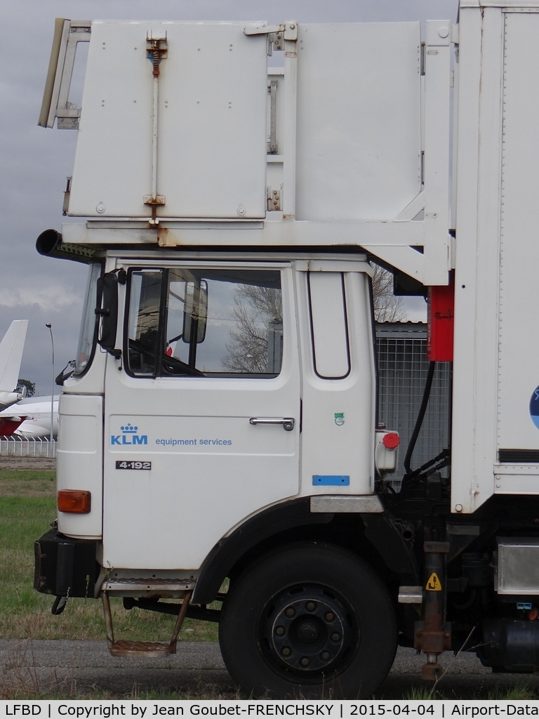 Bordeaux Airport, Merignac Airport France (LFBD) - Novespace Zero Gravity truck