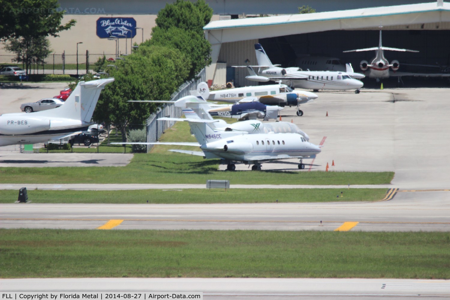 Fort Lauderdale/hollywood International Airport (FLL) - One of Ft Lauderdale's 5 FBOs