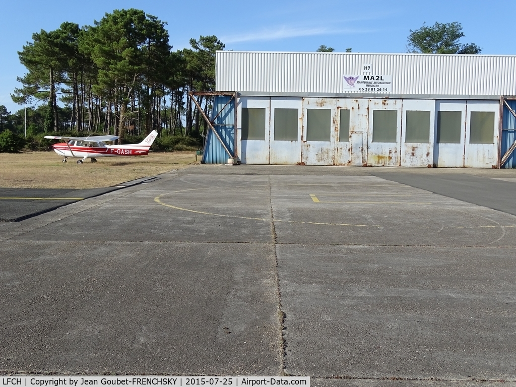 Arcachon La Teste-de-Buch Airport, Arcachon France (LFCH) - MA2L maintenance aéro