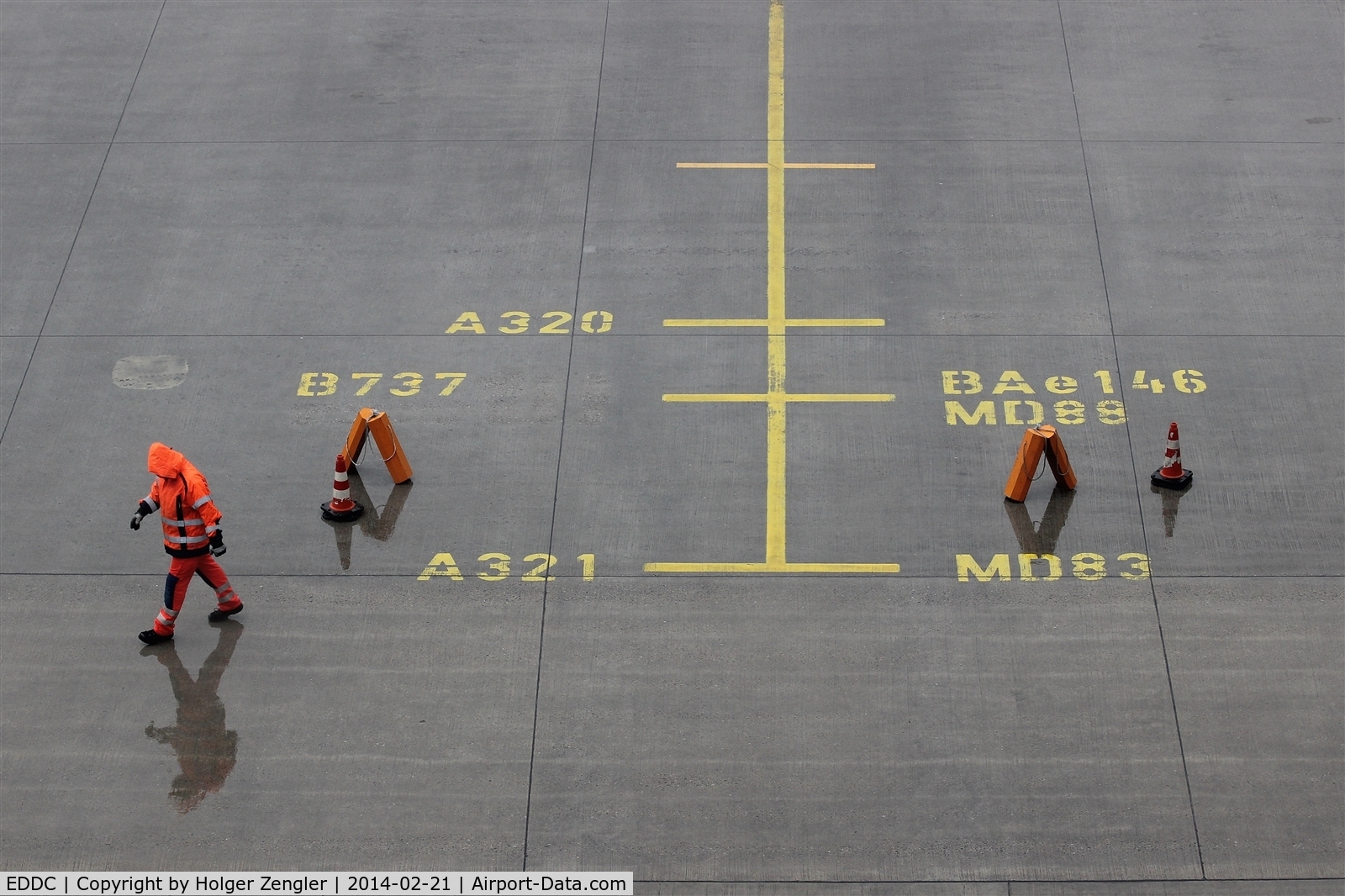 Dresden Klotzsche Airport, Dresden Germany (EDDC) - Saxonian guy on way to a dry environment....