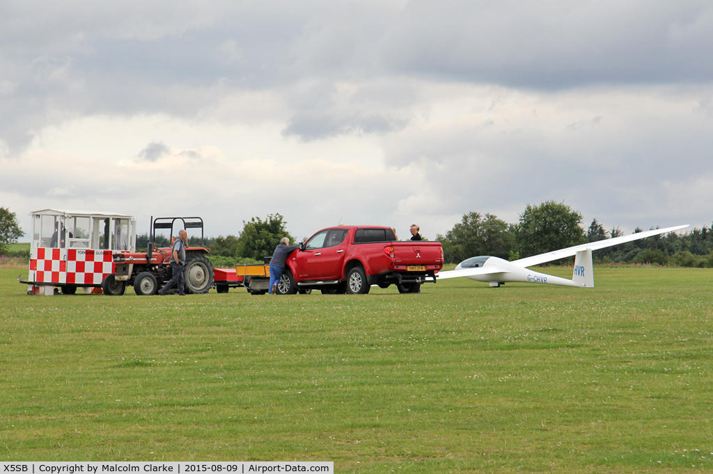X5SB Airport - Mobile control tower and tow tractor at The Yorkshire Gliding Club, Sutton Bank. August 9th 2015.