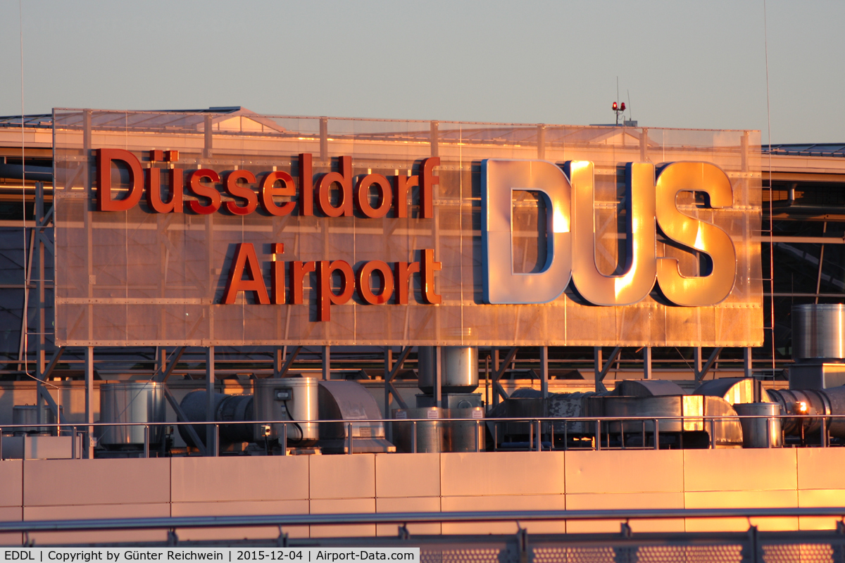 Düsseldorf International Airport, Düsseldorf Germany (EDDL) - Location sign at Terminal C 