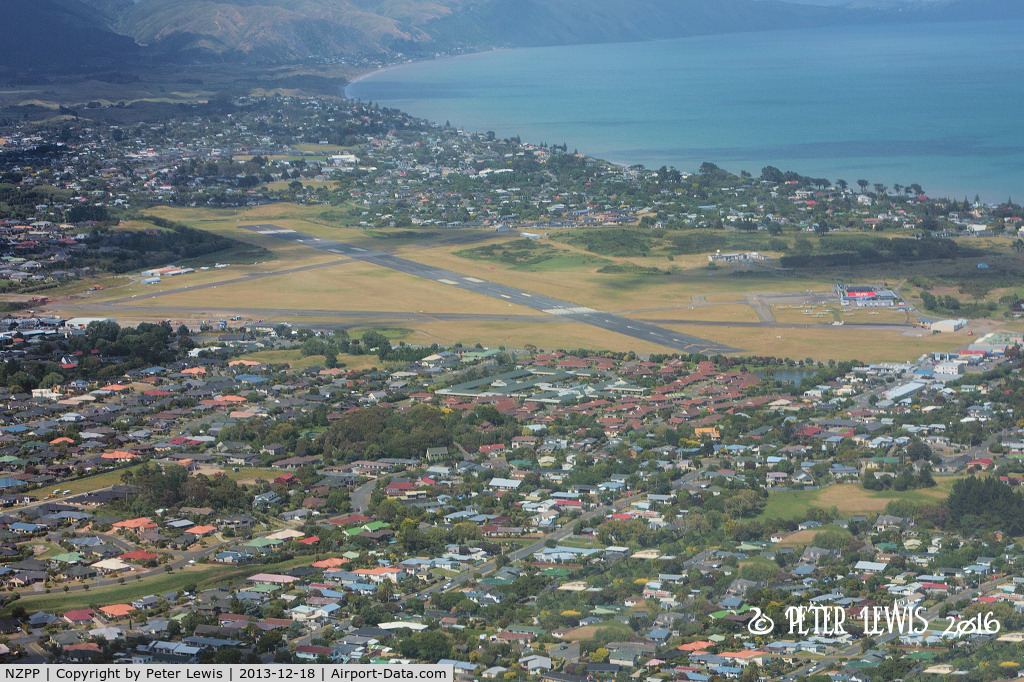 Paraparaumu Airport, Paraparaumu New Zealand (NZPP) - PP looking south