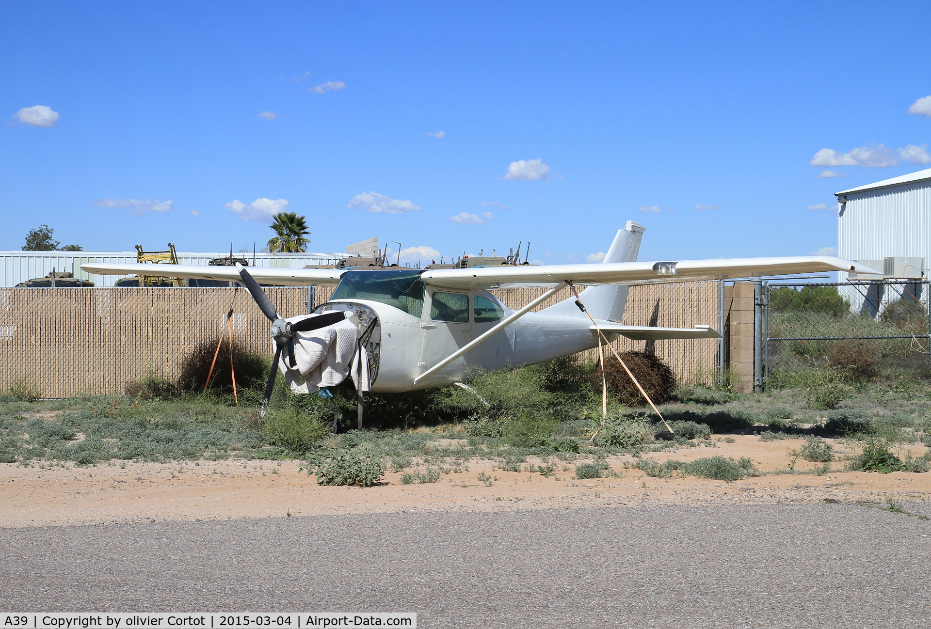 Ak-chin Regional Airport (A39) - lonely Cessna by the road