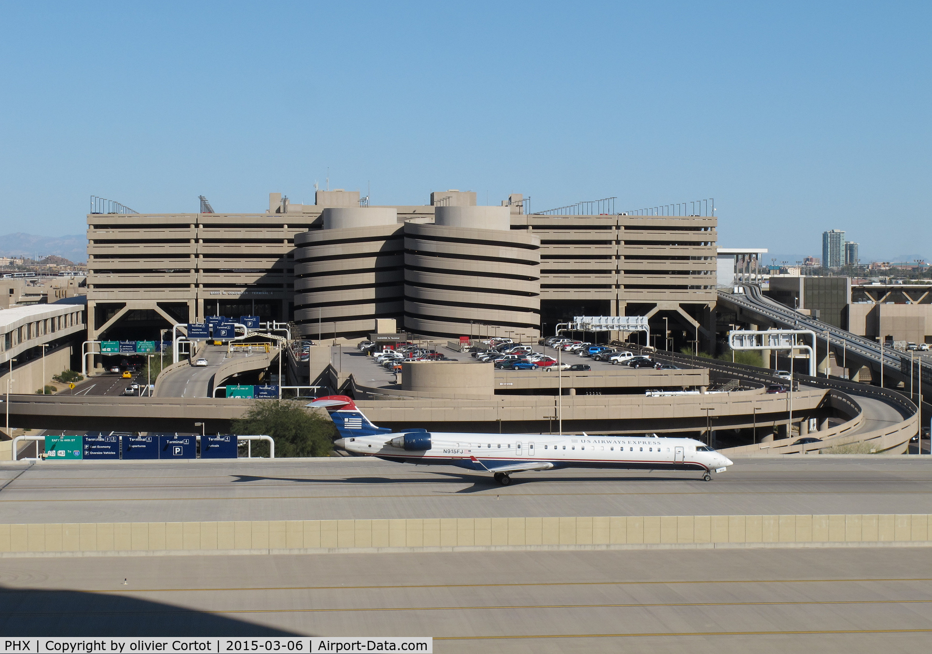 Phoenix Sky Harbor International Airport (PHX) - the parkings are the perfect spot for photographers !