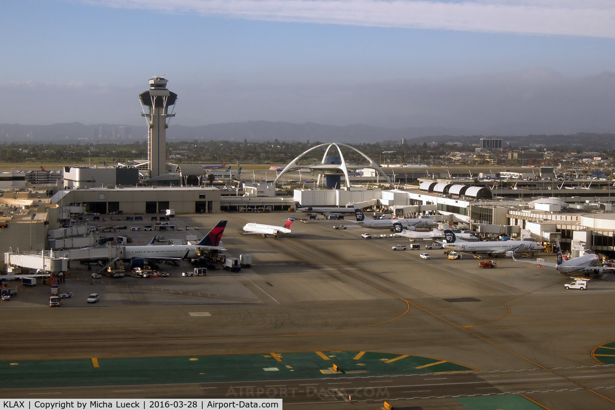 Los Angeles International Airport (LAX) - At LAX