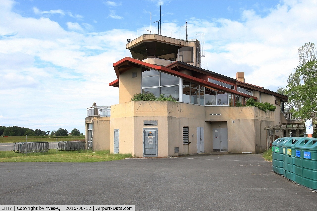Montbeugny Airport, Moulins France (LFHY) - Control tower, Moulins - Montbeugny airport (LFHY-XMU)
