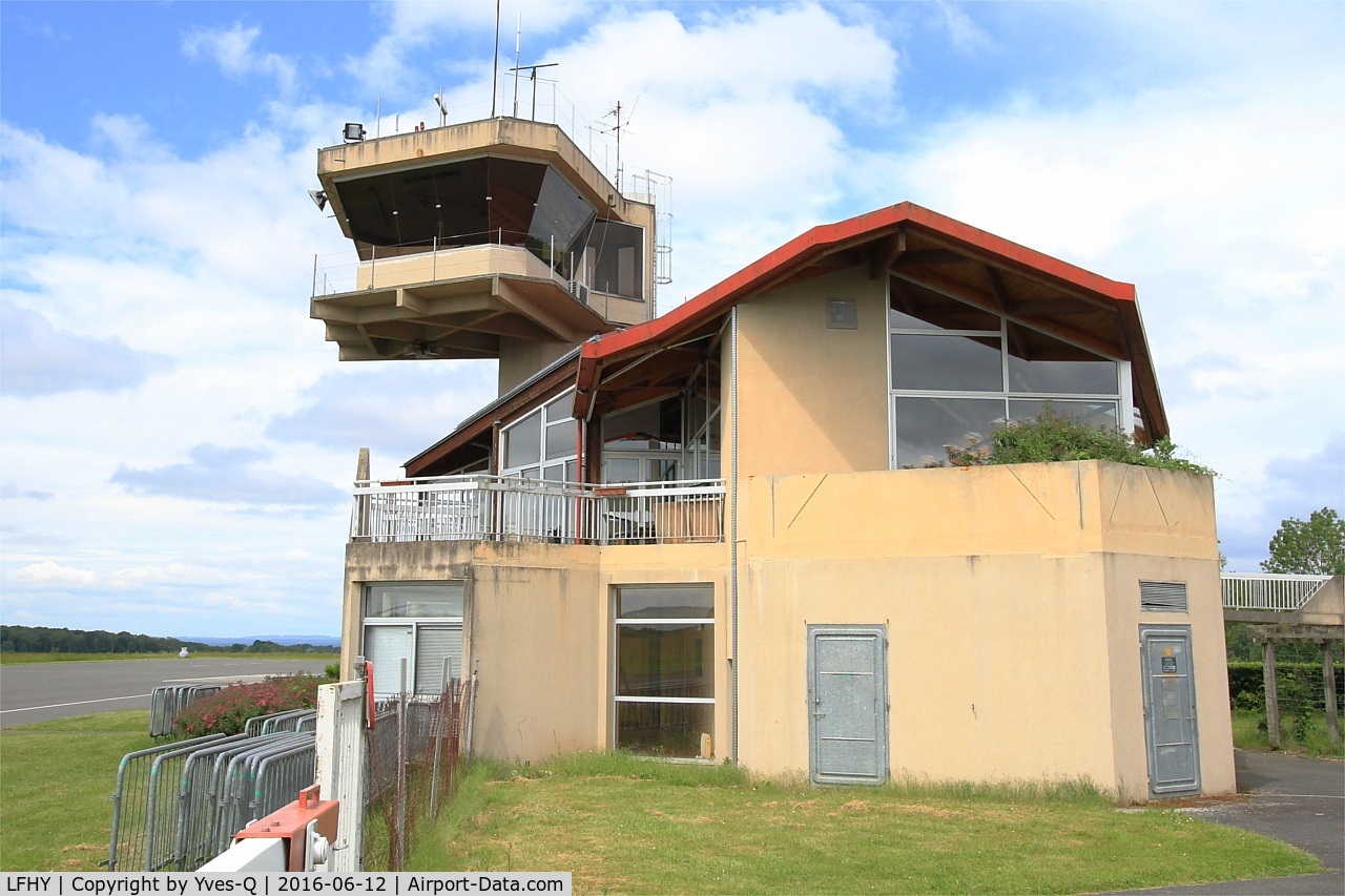 Montbeugny Airport, Moulins France (LFHY) - Control tower, Moulins - Montbeugny airport (LFHY-XMU)