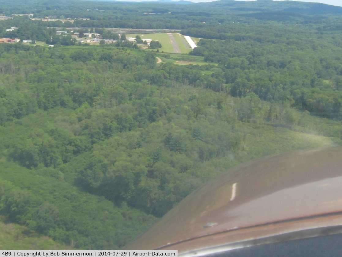 Simsbury Airport (4B9) - Base to final for runway 3