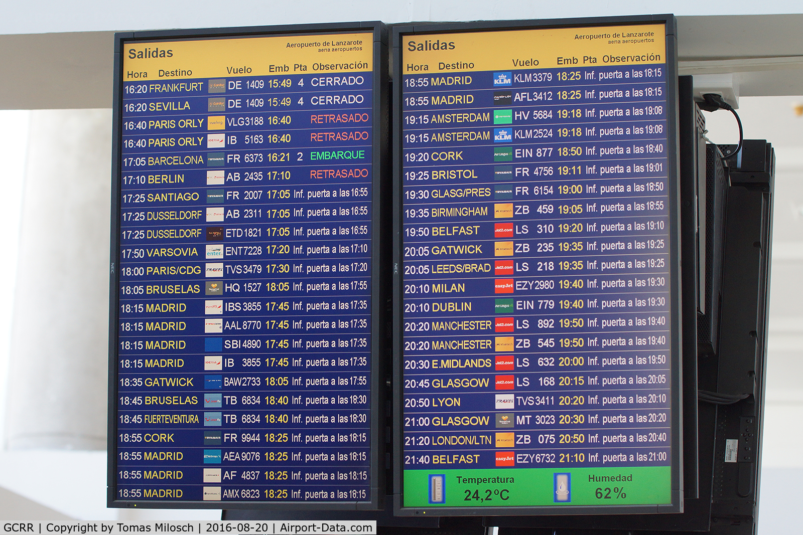 Arrecife Airport (Lanzarote Airport), Arrecife Spain (GCRR) - UK bound flights are dominating in the evenings ...