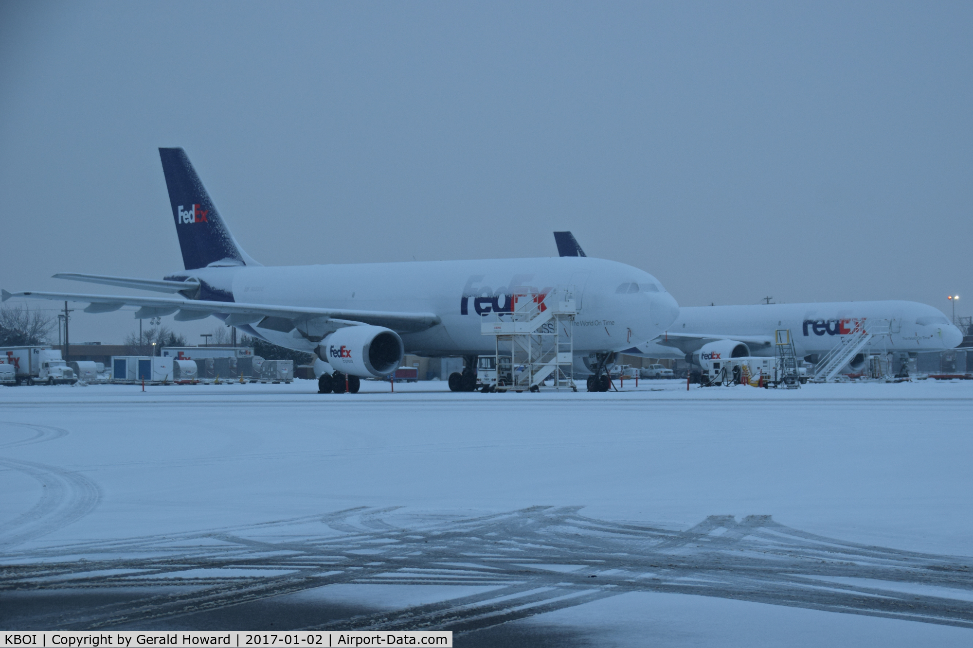 Boise Air Terminal/gowen Fld Airport (BOI) - Fed Ex ramp during a snow fall. Both N652FE & N993FD happen to have had the day off.