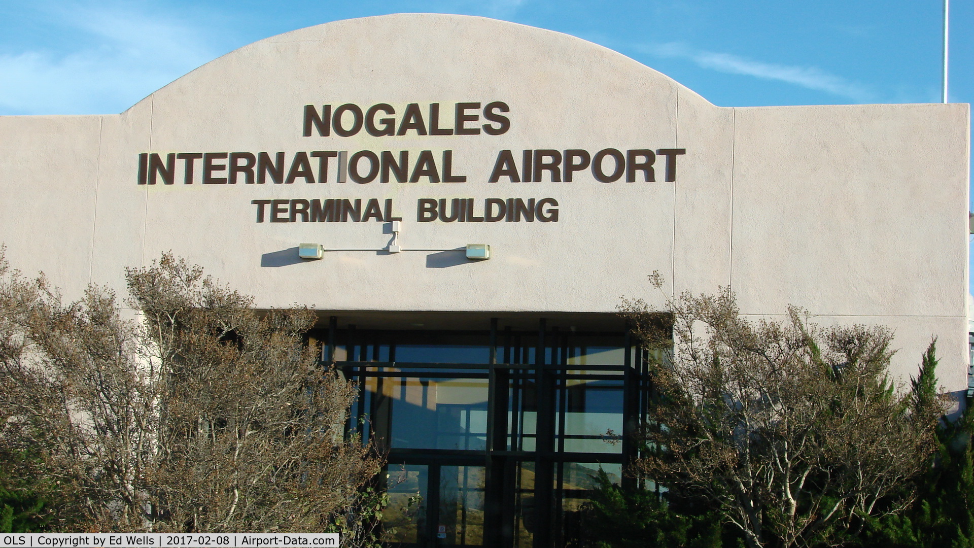 Nogales International Airport (OLS) - Stopped to look around while on a road trip
