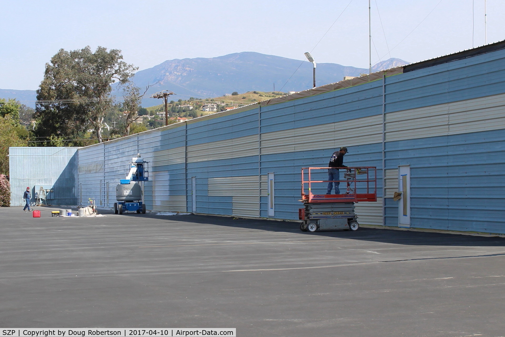 Santa Paula Airport (SZP) - Repainting Hangars in the western section of the airport; technically this is an off-original airport area. Hangar Owners here pay small fee annually to taxi to/from the 04-22 runway. 