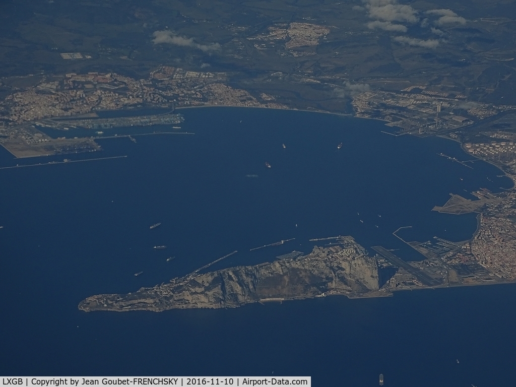 Gibraltar Airport, Gibraltar Gibraltar (LXGB) - bottom right, flight level 390 BOD to RAK