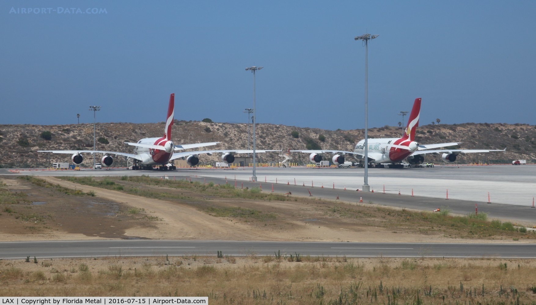 Los Angeles International Airport (LAX) - Qantas A380 parking