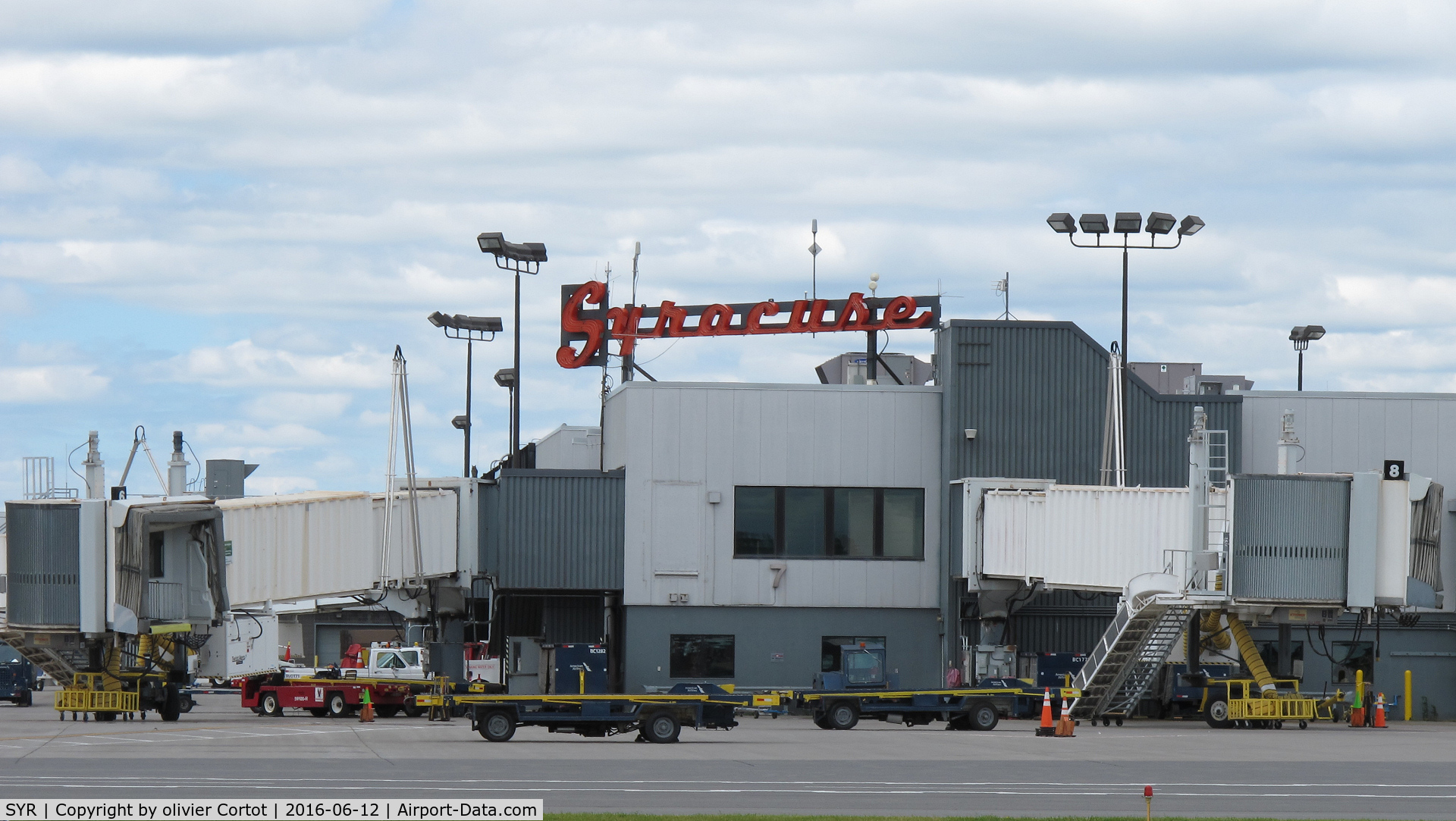 Syracuse Hancock International Airport (SYR) - the terminal