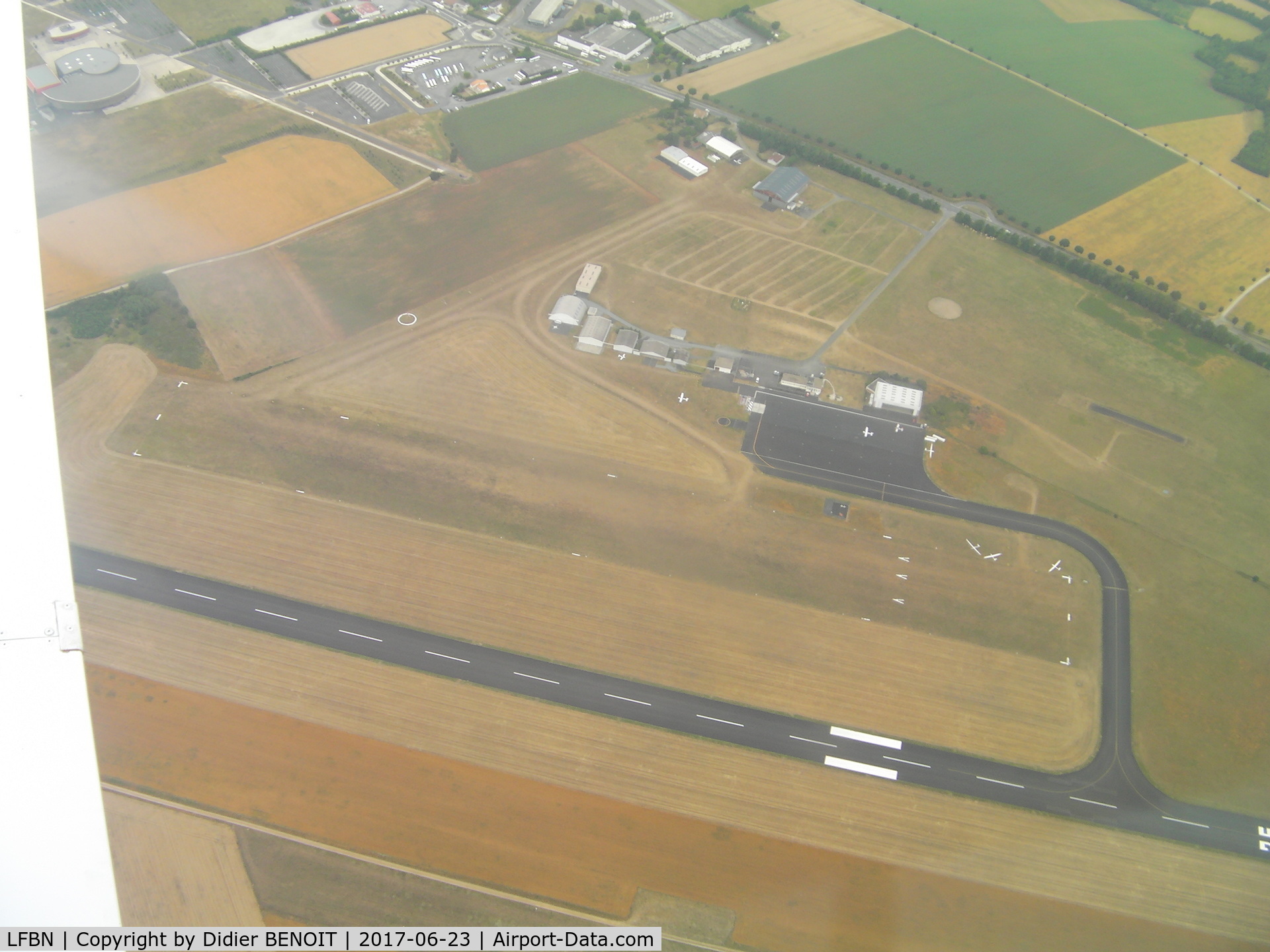 Niort Airport, Souche Airport France (LFBN) - Niort