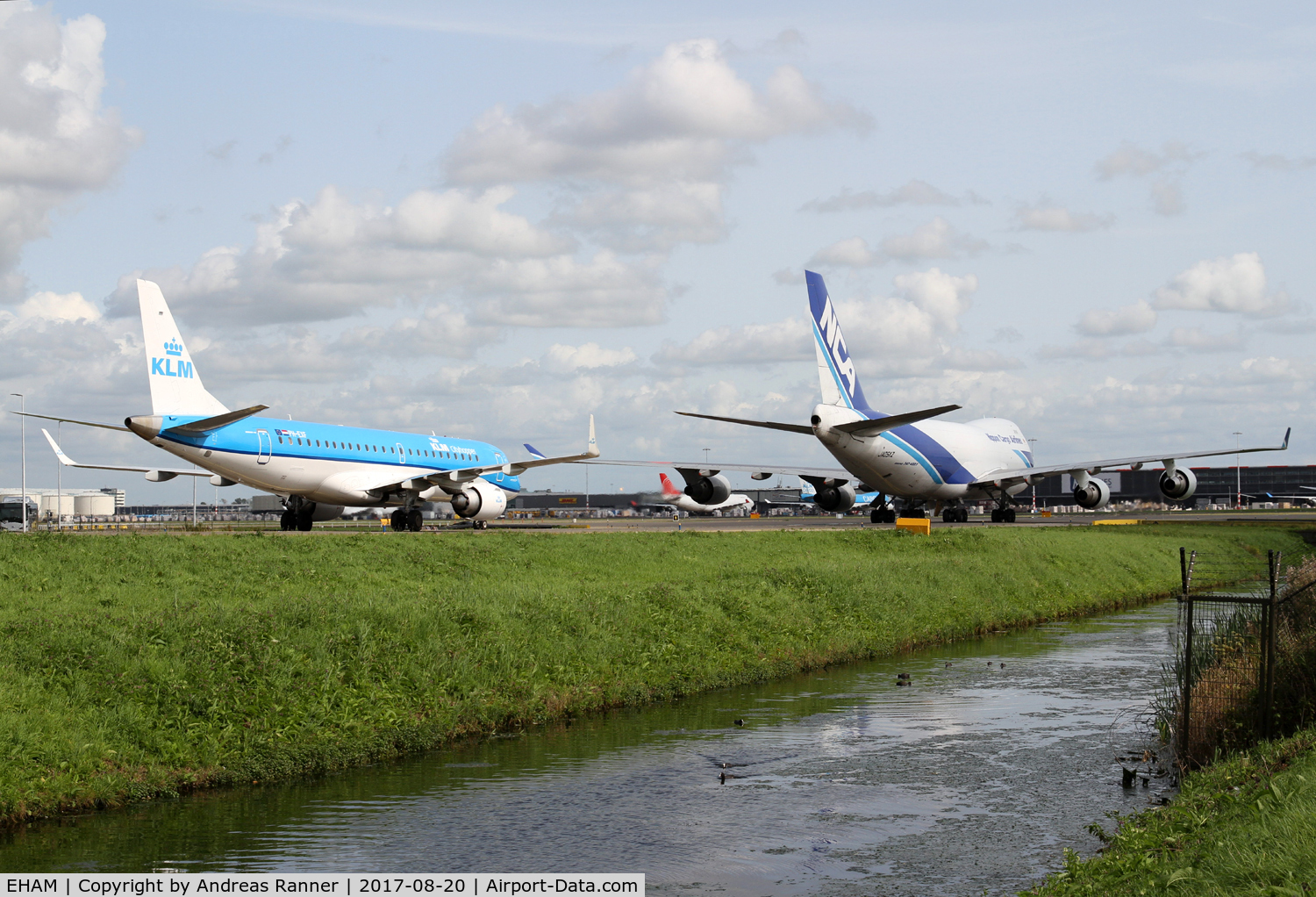 Amsterdam Schiphol Airport, Haarlemmermeer, near Amsterdam Netherlands (EHAM) - Taxiway Q