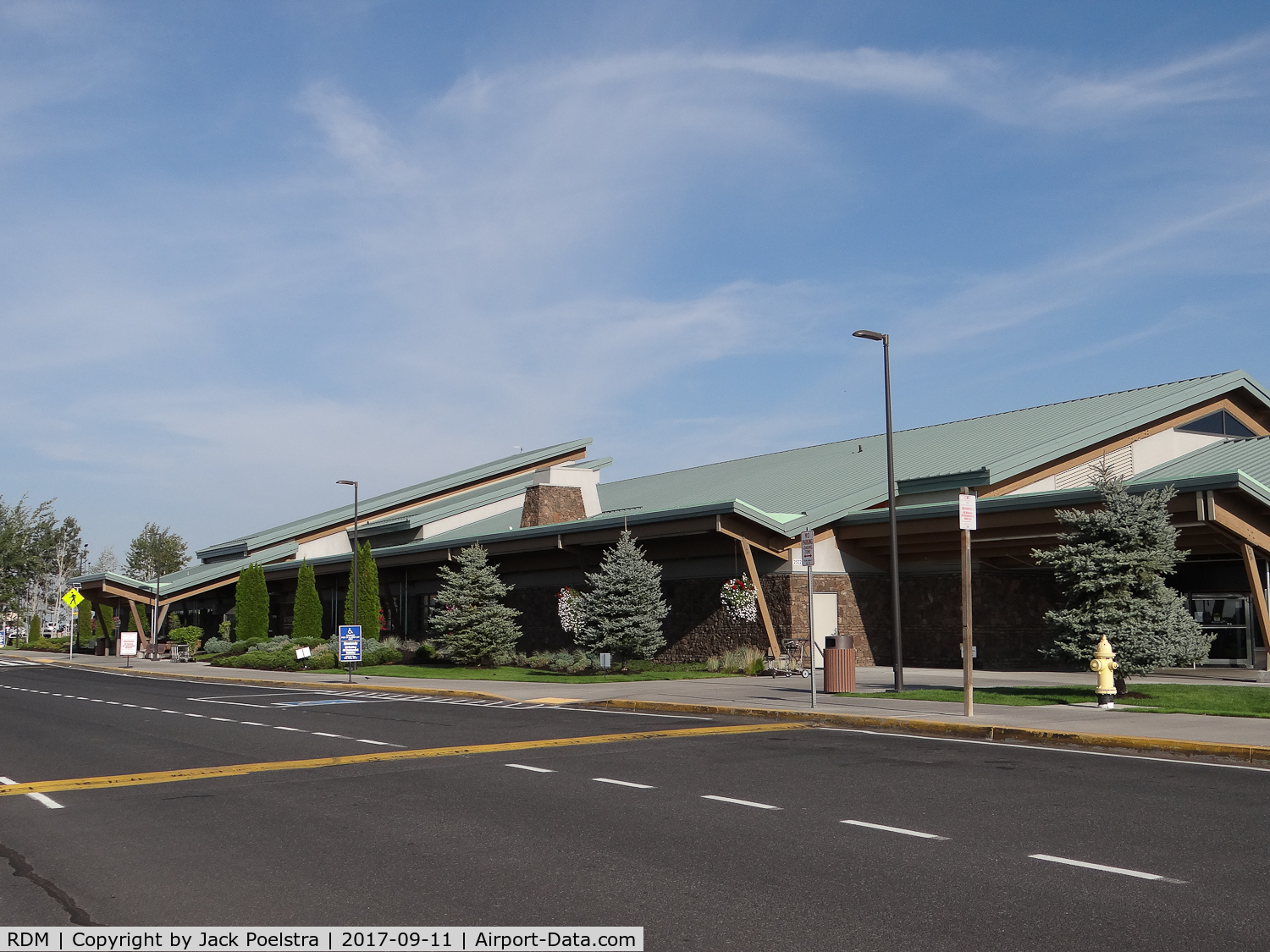 Roberts Field Airport (RDM) - Passenger terminal of RDM