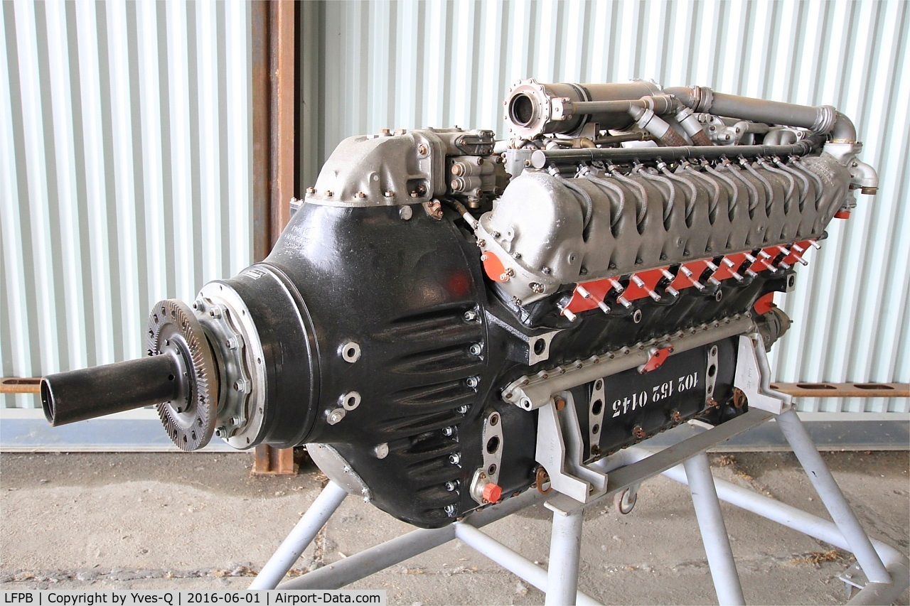 Paris Airport,  France (LFPB) - Junkers Jumbo 213 V-12 liquid-cooled aircraft engine, Paris-Le Bourget Air & Space Museum (LFPB-LBG)