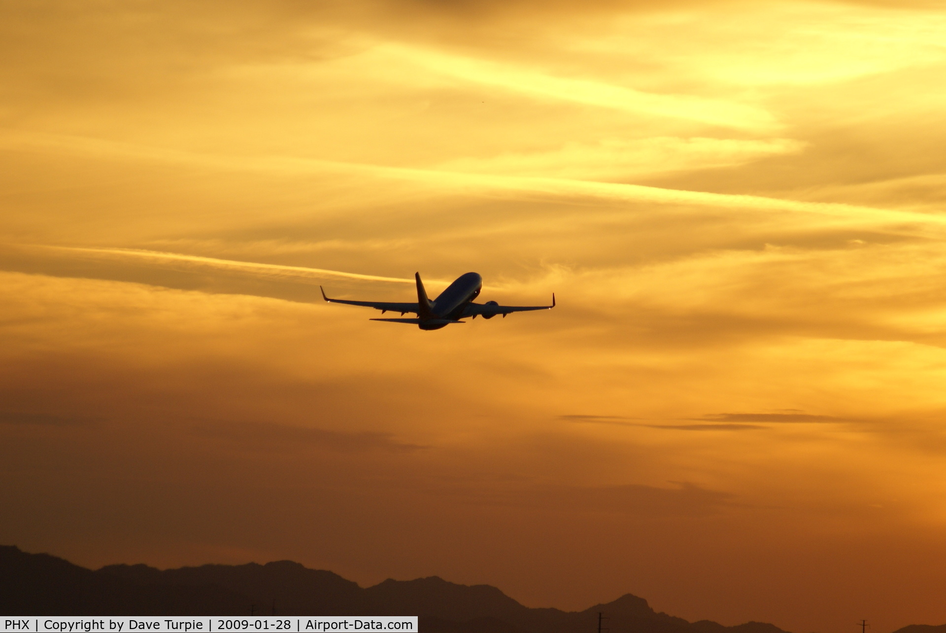 Phoenix Sky Harbor International Airport (PHX) - Another sunset picture from KPHX.