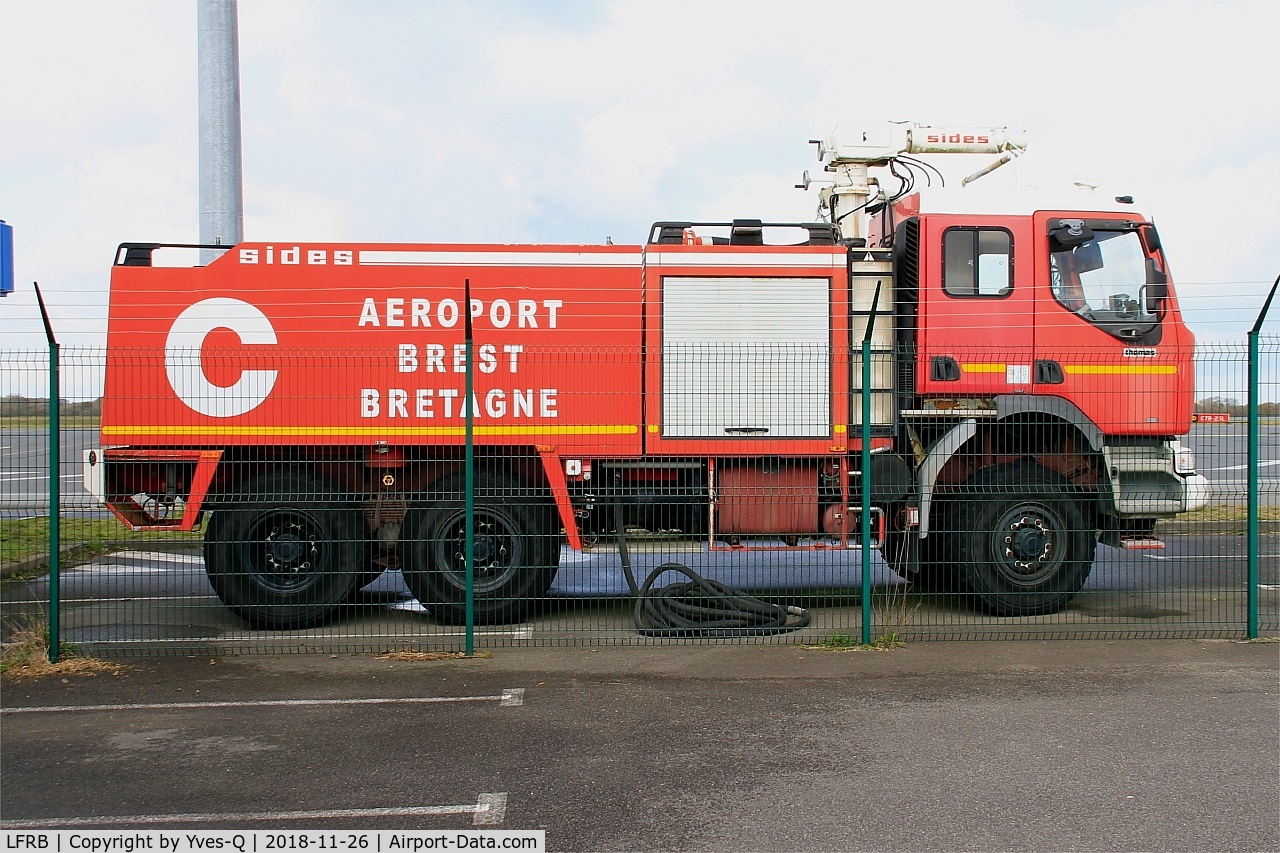 Brest Bretagne Airport, Brest France (LFRB) - Fire truck, Brest-Bretagne airport (LFRB-BES)