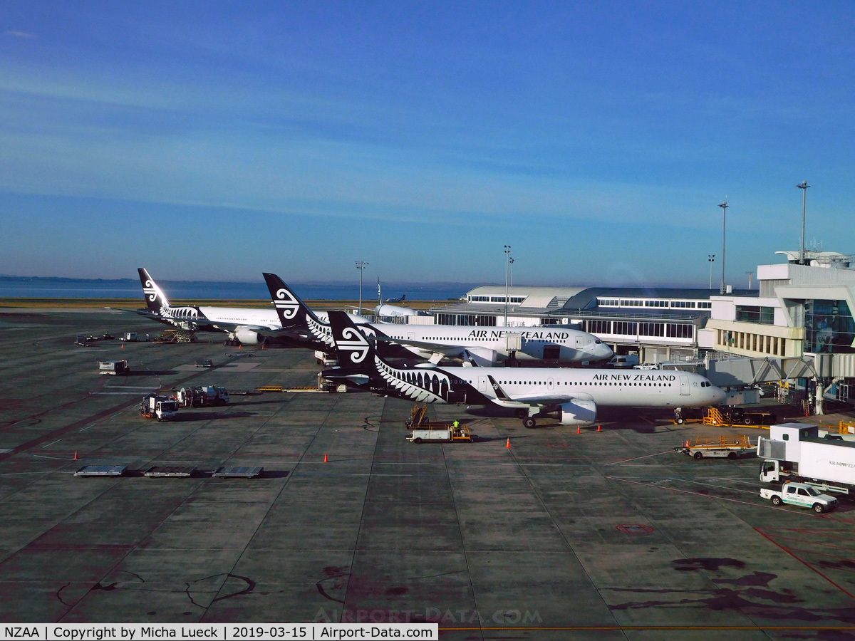 Auckland International Airport, Auckland New Zealand (NZAA) - Auckland is NZ's home base