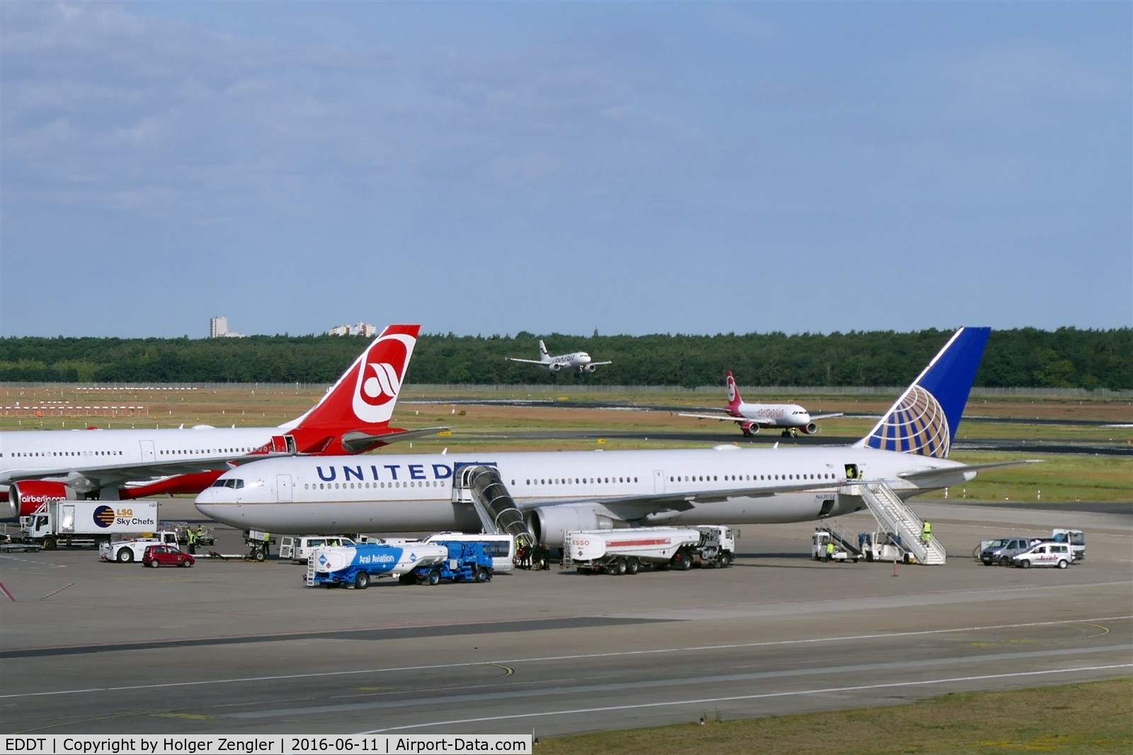 Tegel International Airport (closing in 2011), Berlin Germany (EDDT) - TXL waving good bye tour no.4 since 2011