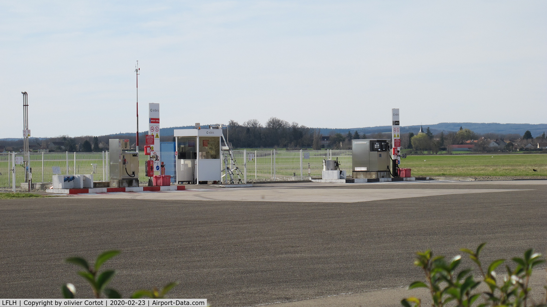 Chalon Champforgeuil Airport, Chalon France (LFLH) - the gas station