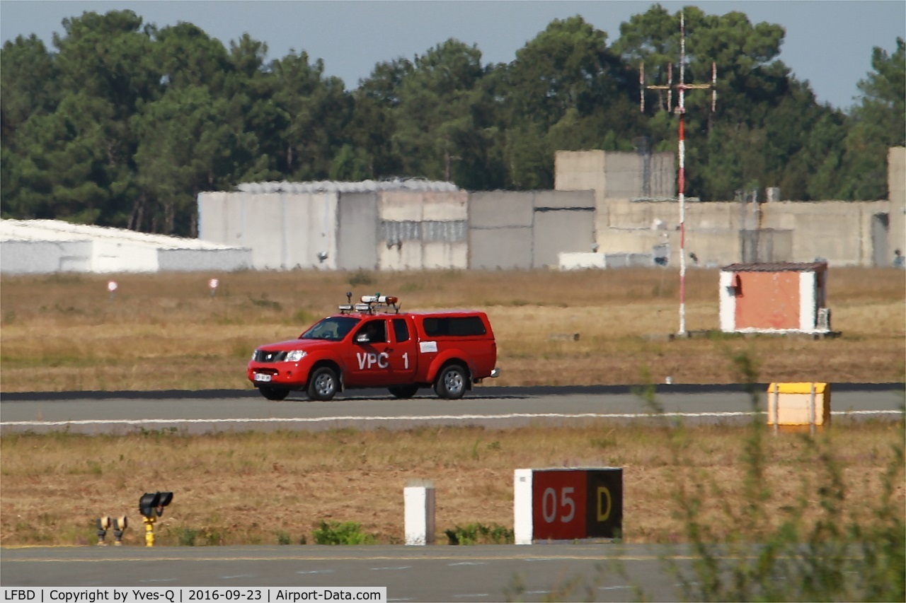 Bordeaux Airport, Merignac Airport France (LFBD) - Runway control, Bordeaux Mérignac airport (LFBD-BOD)