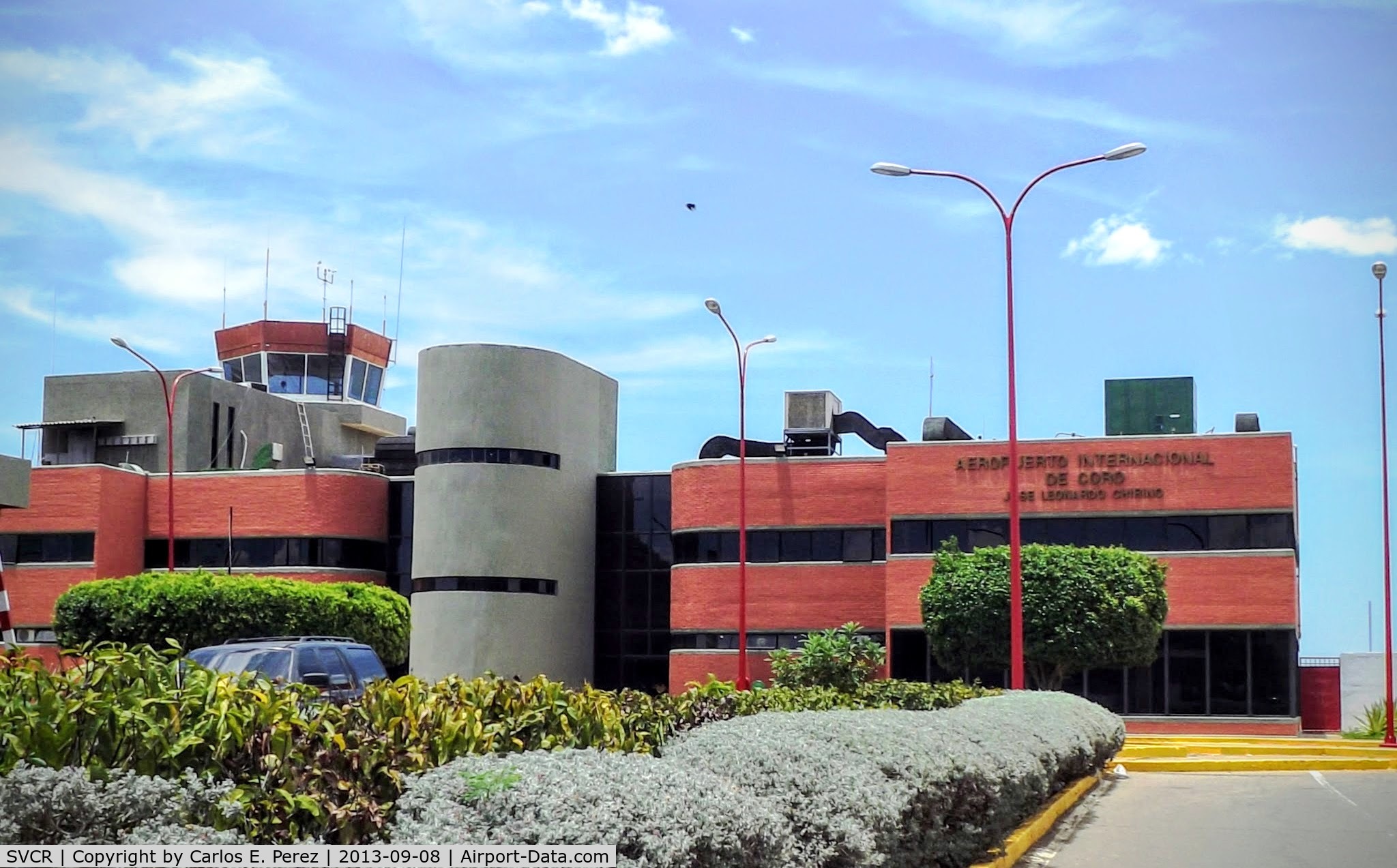 José Leonardo Chirinos Airport, Coro, Falcón Venezuela (SVCR) - Vista general de la fachada del aeropuerto