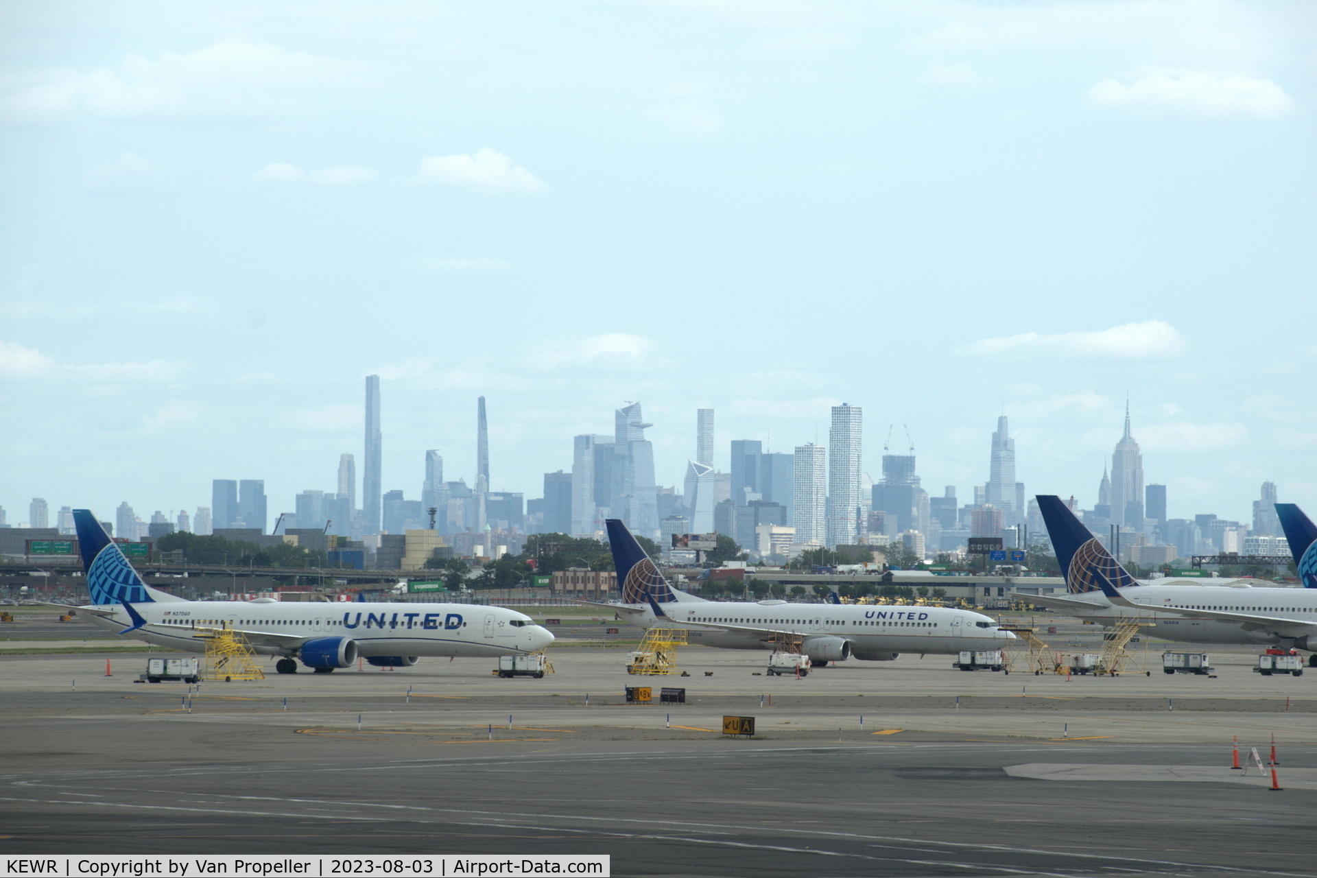 Newark Liberty International Airport (EWR) - View from the United Airlines terminal with Manhattan in the background