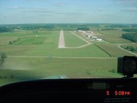 Huntingburg Airport (HNB) - Niner approach at HNB in N25852 during summer of 2003 - by Travis McQueen