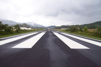 Avery County/morrison Field/ Airport (7A8) - RWY 35 - by J Capps