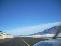 Mammoth Yosemite Airport (MMH) - taxiing to MMH Rwy27 - by COOL LAST SAMURAI