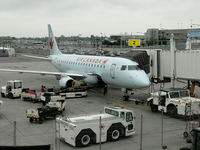 Montréal-Pierre Elliott Trudeau International Airport - Loading cargo - by metricbolt