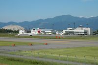 Matsumoto Airport - From R/W side. Here is a good location in the afternoon. - by J.Suzuki