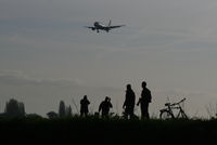 Brussels Airport, Brussels / Zaventem   Belgium (EBBR) - Spotters watching arrival of D-AIPK  (RWY 25L) - by Daniel Vanderauwera