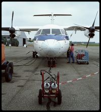 Agen - il y a bien longtemps, un ATR42 d'Air Lit' sur la liaison Agen/Orly - by Jean Goubet/FRENCHSKY