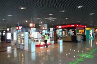 Madeira Airport (Funchal Airport) - Duty free shops - by Michel Teiten ( www.mablehome.com )