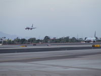 Phoenix Sky Harbor International Airport (PHX) - Landing on Runway 7R - by Eagar