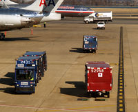 Ronald Reagan Washington National Airport (DCA) - AA baggage cart 52958 - by Ronald Barker