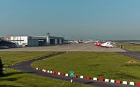 Düsseldorf International Airport, Düsseldorf Germany (EDDL) - overview of the eastern apron at Düsseldorf - by Friedrich Becker