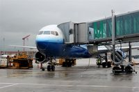 Munich International Airport (Franz Josef Strauß International Airport), Munich Germany (EDDM) - An UNITED airliner at gate 222.... - by Holger Zengler