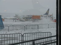 Frankfurt-Hahn Airport - Frankfurt-Hahn 24.12.2010 - by patrick Kochems