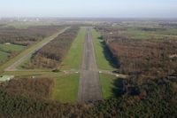 Ursel AB Airport, Ursel Belgium (EBUL) - Runway 07. - by Stefan De Sutter